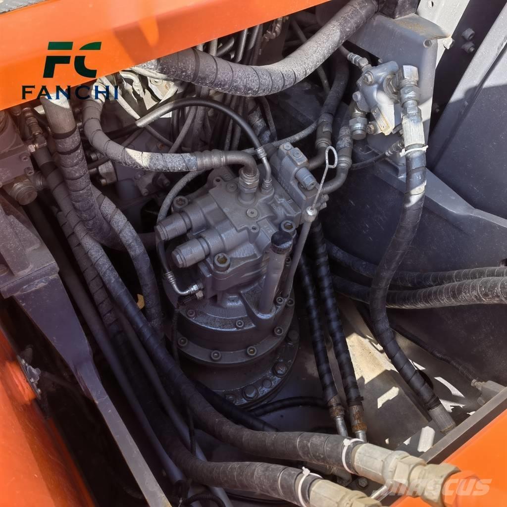 Hitachi ZX 200 履带挖掘机