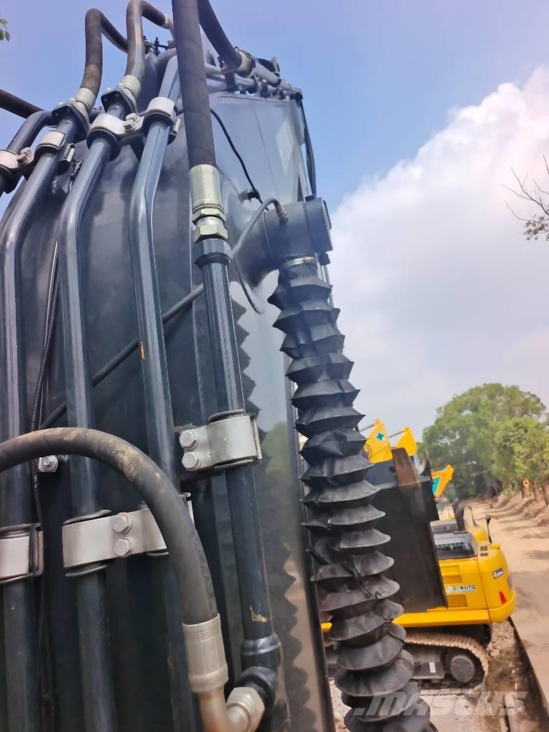 Hyundai HX 220 履带挖掘机