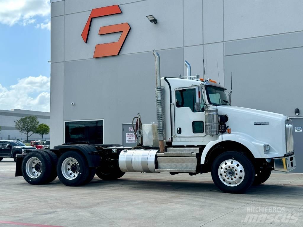 Kenworth T 800 牵引车