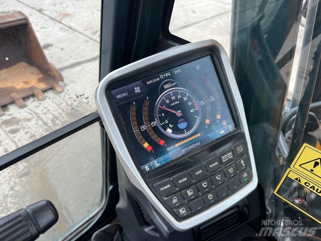 Hyundai HX140LC 履带挖掘机