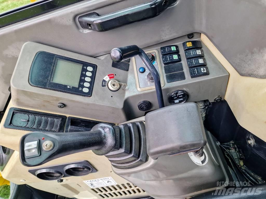Yanmar Vio 80 中型挖掘机