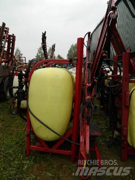 Hardi 600 牵引式喷雾机