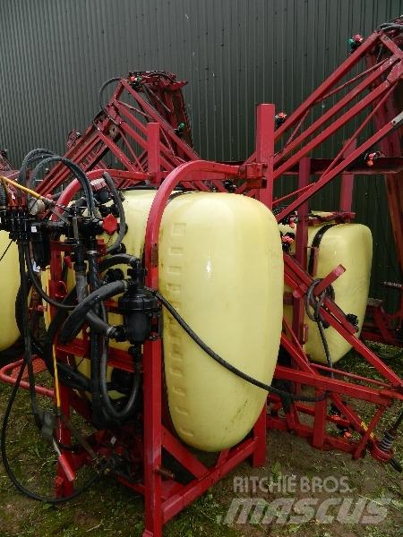 Hardi 600 牵引式喷雾机