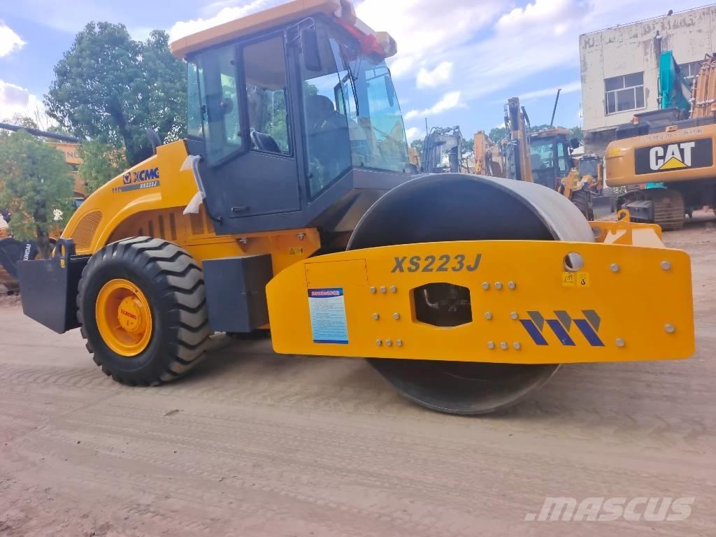 XCMG XS223J 单轮压路机