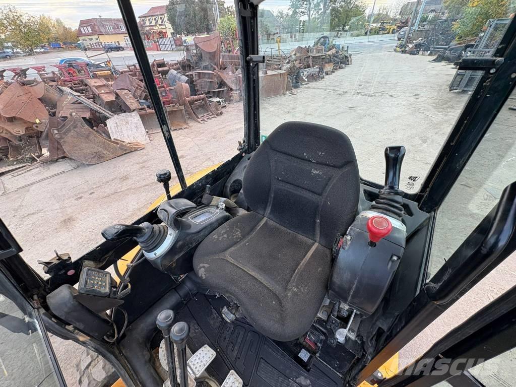 JCB 8025 ZTS 小型挖掘机