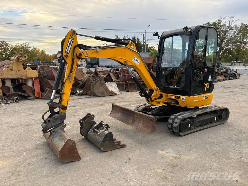 JCB 8025 ZTS 小型挖掘机