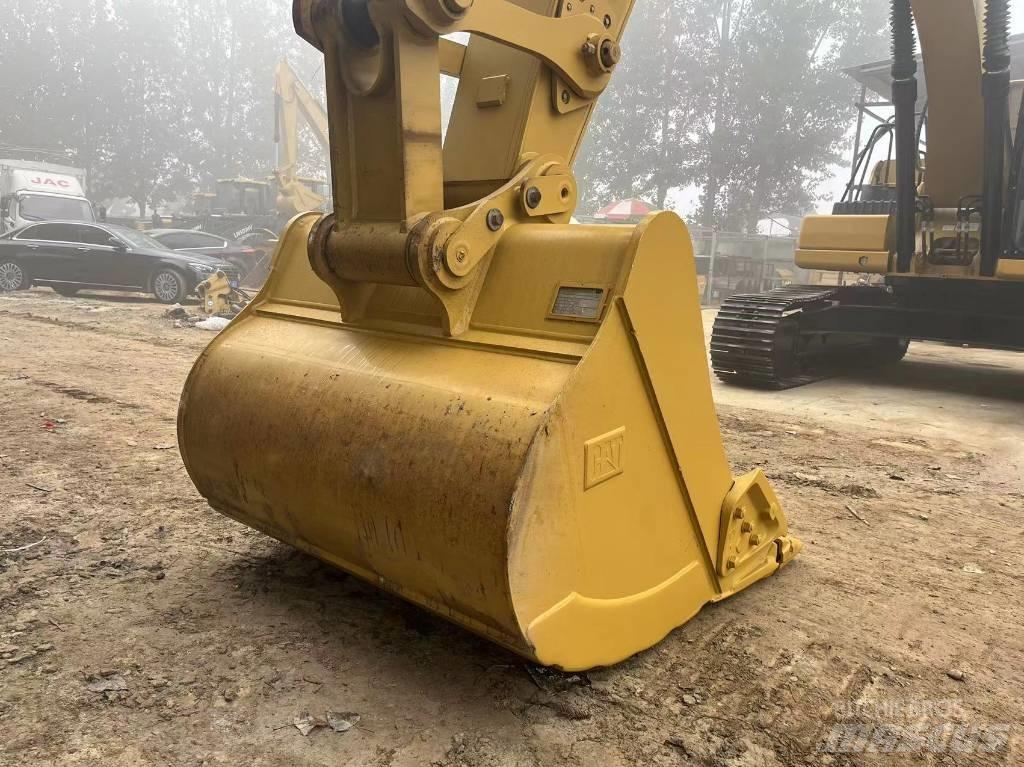 CAT 2021 CAT 330 轮式挖掘机