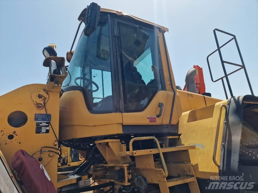 Volvo L 220 F 轮式装载机