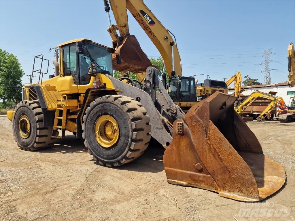 Volvo L 220 F 轮式装载机