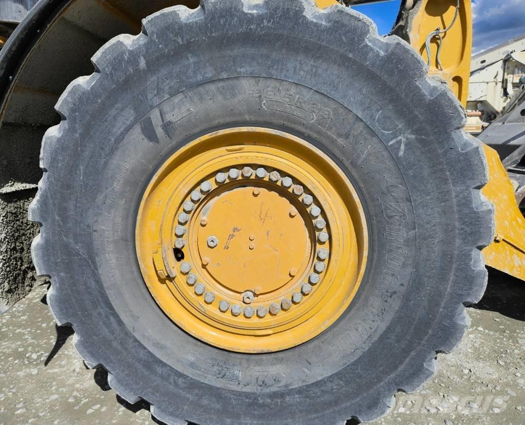 CAT 982 M 轮式装载机