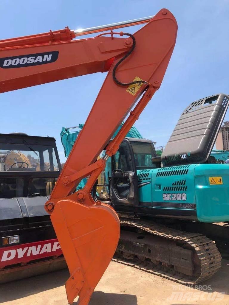 Doosan DH220LC-7 履带挖掘机