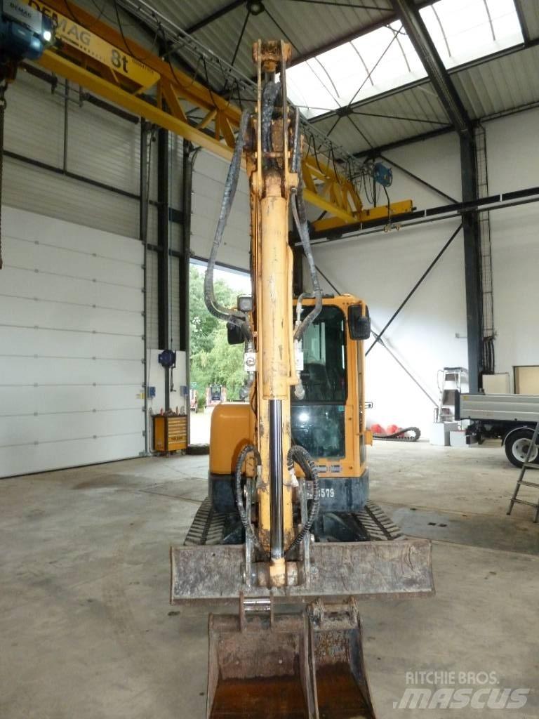 Hyundai R35Z-9 小型挖掘机