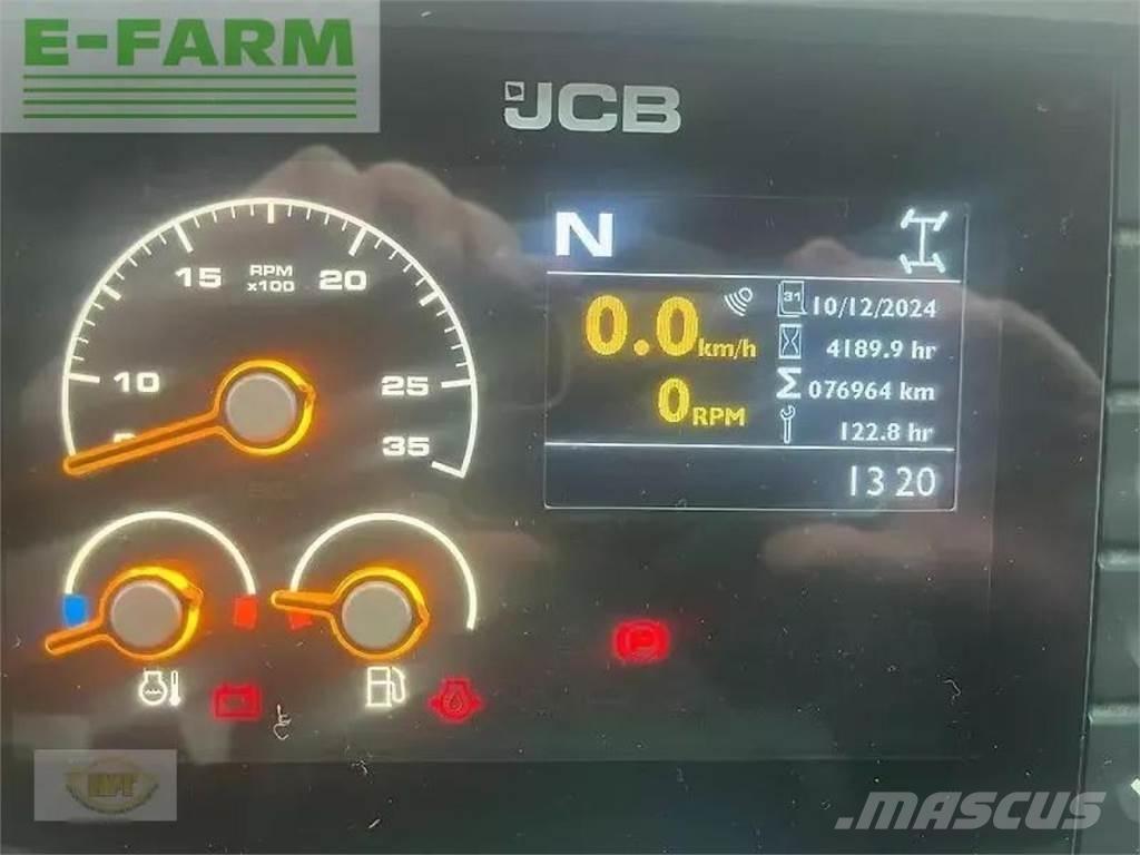 JCB fastrac 4220 拖拉机/农用车