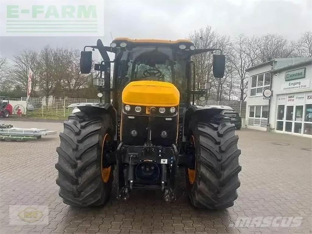 JCB fastrac 4220 拖拉机/农用车