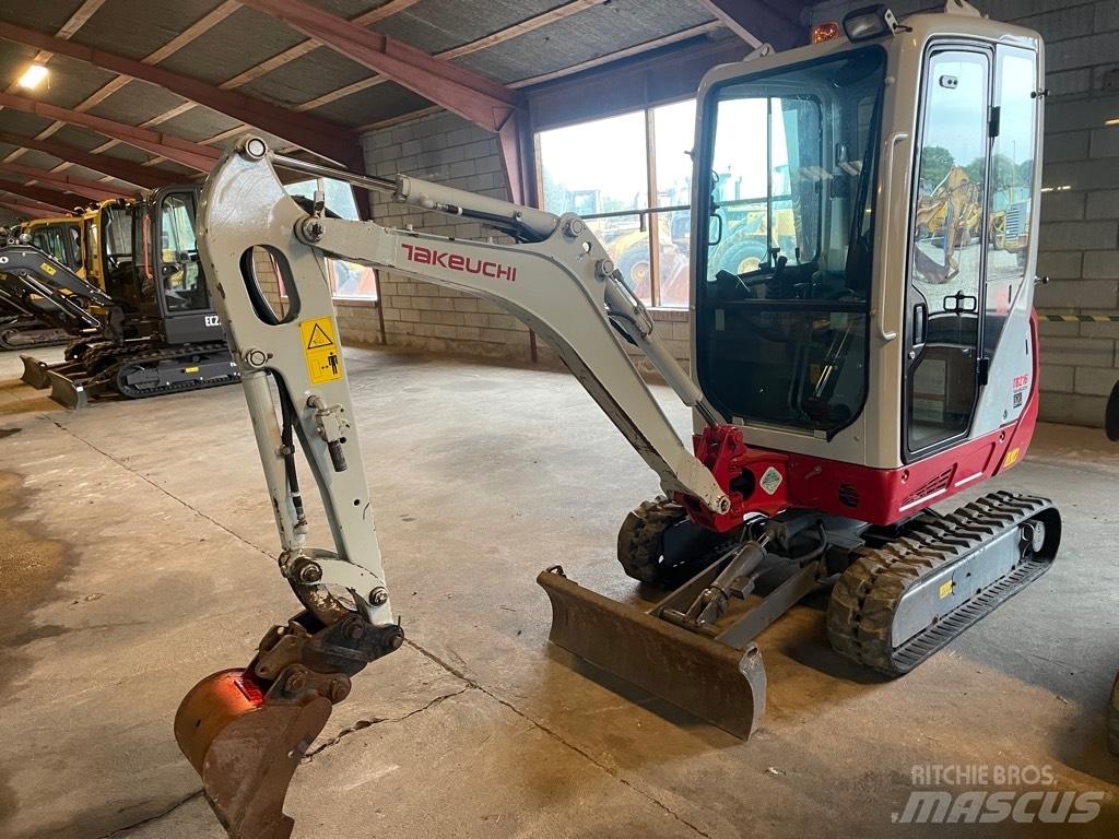Takeuchi TB216 小型挖掘机