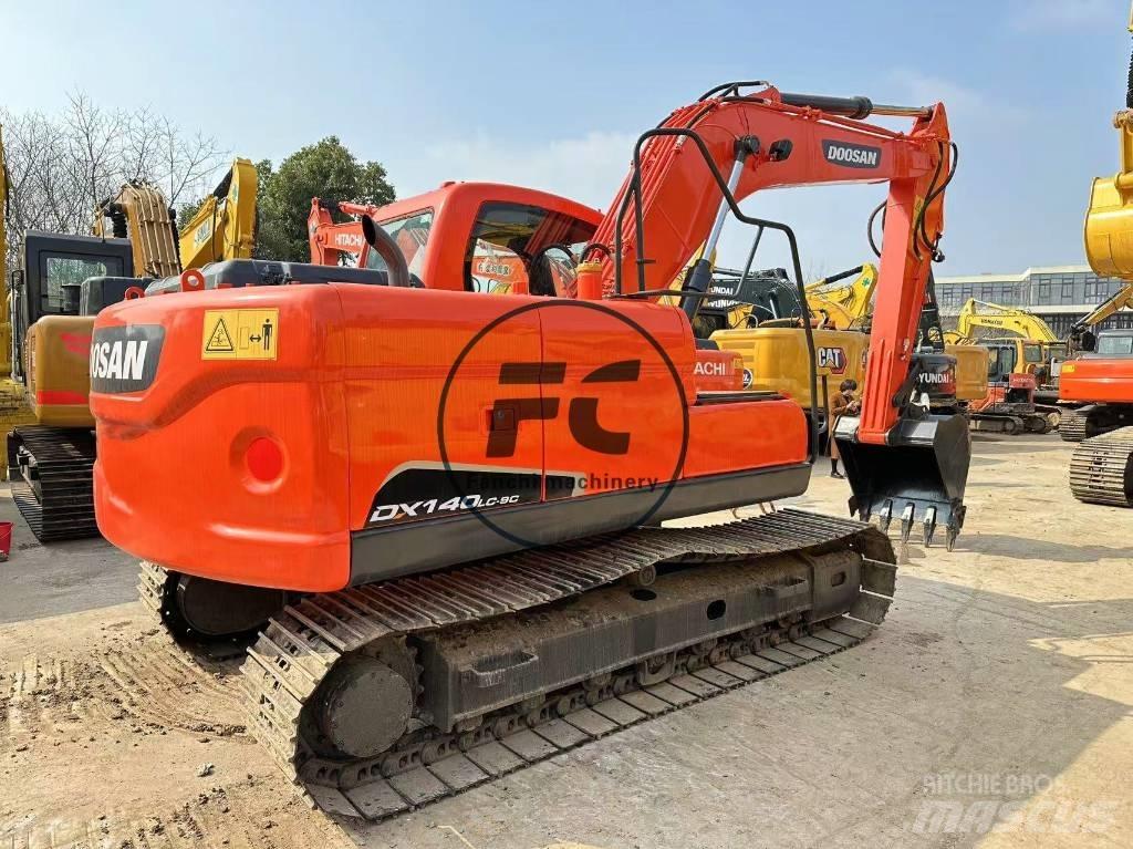Doosan DX 140 履带挖掘机