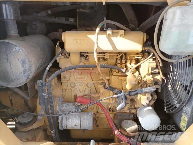 CAT 306 小型挖掘机