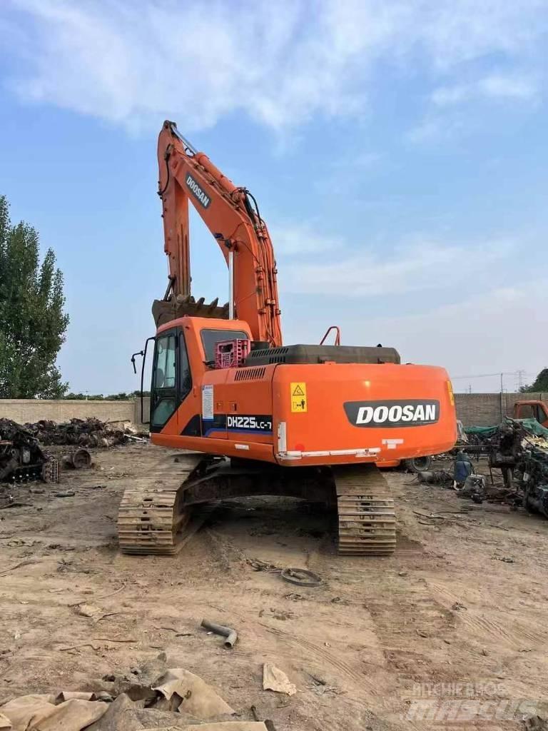 Doosan DH 225 LC-9 履带挖掘机