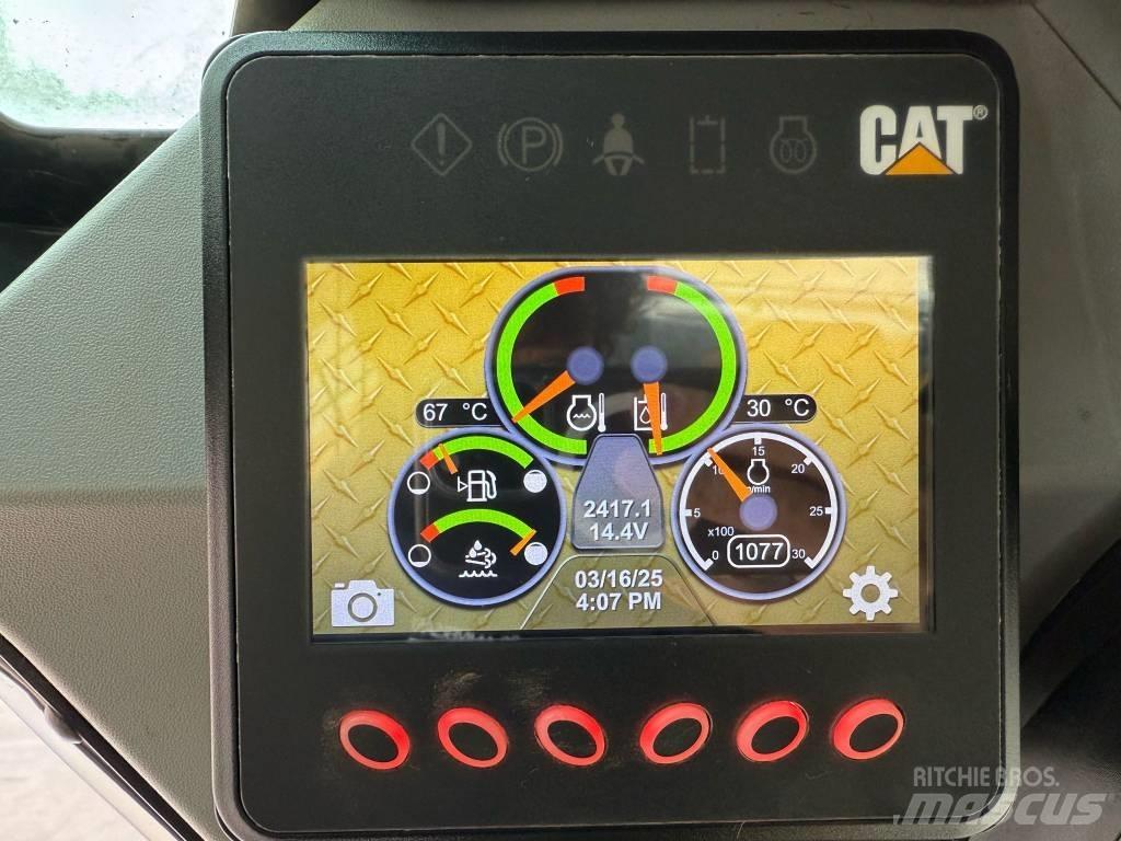 CAT 299D3 XE 滑移装载机