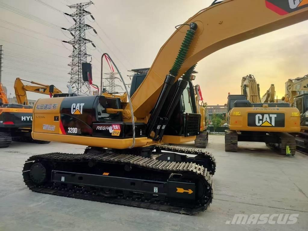 CAT 320 D2L 履带挖掘机