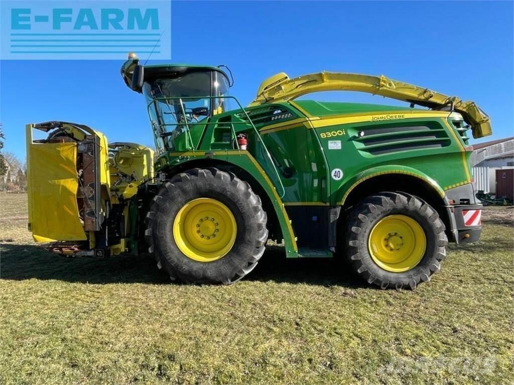 John Deere 8300 自走式青贮饲料收割机