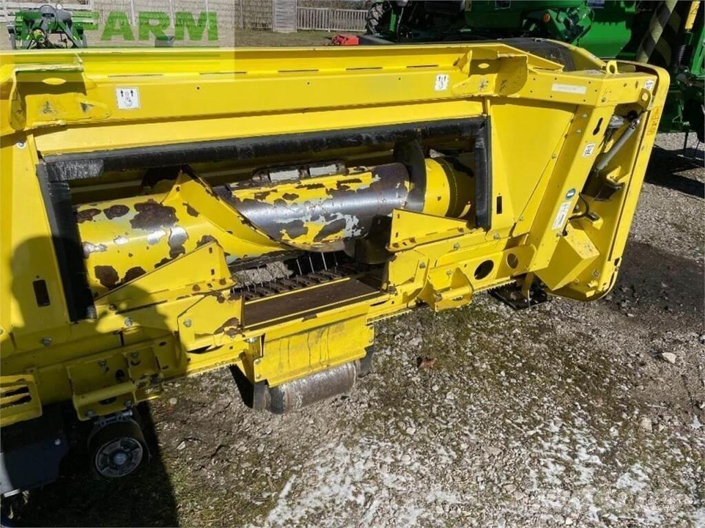 John Deere 8300 自走式青贮饲料收割机