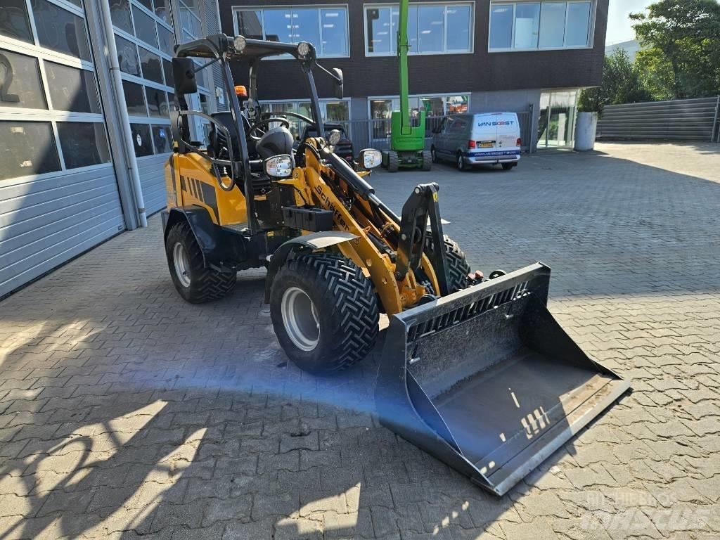 Schäffer 2445S 小型装载机