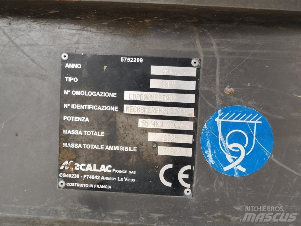 Mecalac 8 M CR 履带挖掘机