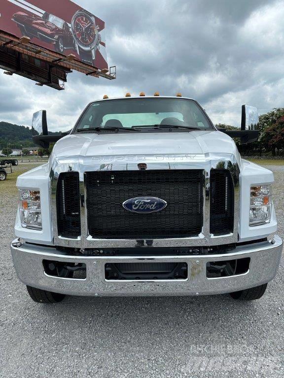 Ford F-750 平板车