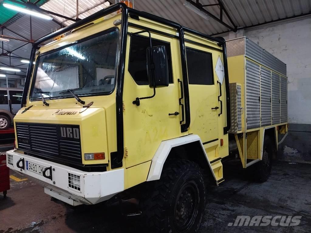 URO TT URO F3-24 消防车