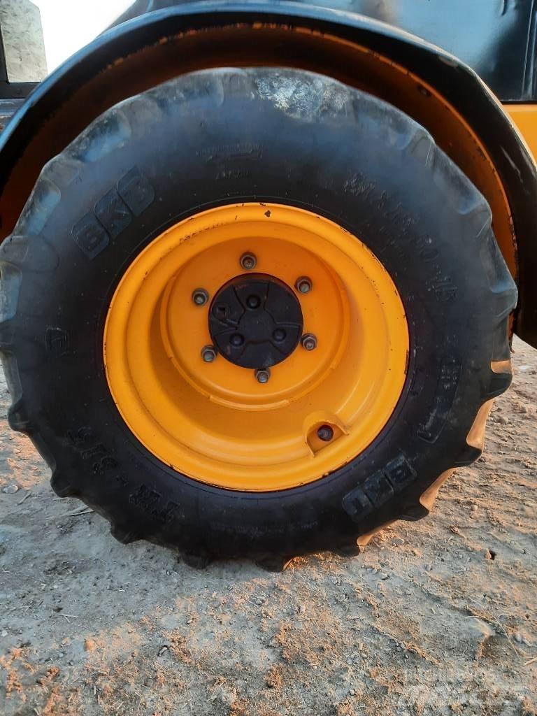 JCB 403 小型装载机