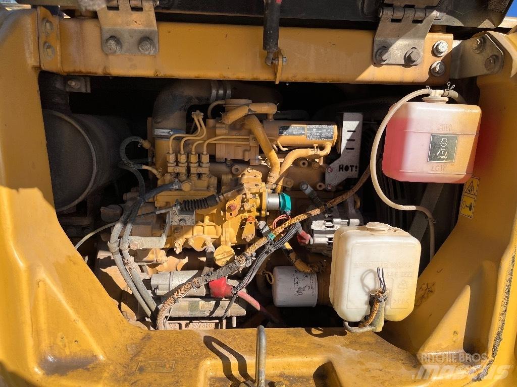 CAT 308 E 2 CR 中型挖掘机