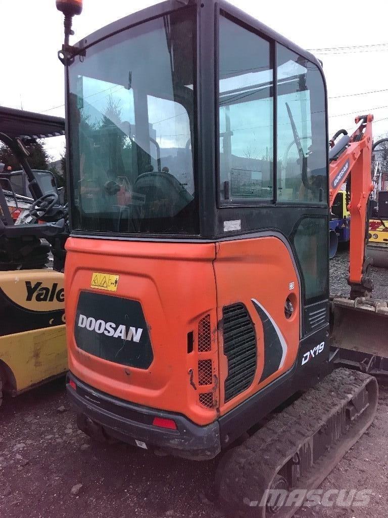 Doosan DX 19 小型挖掘机