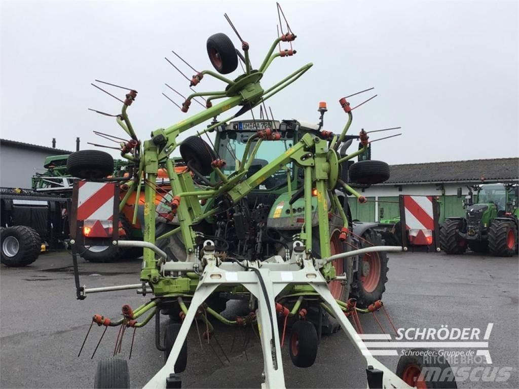 CLAAS VOLTO 800 T 犁耙和摊草机