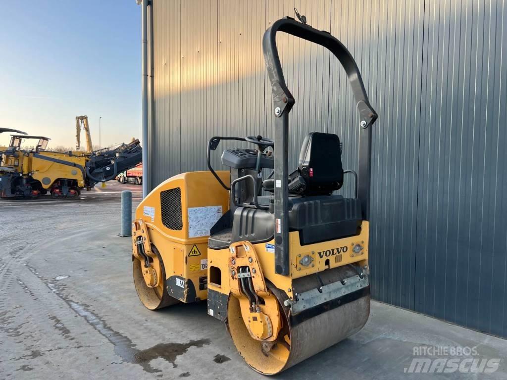 Volvo DD22 双轮压路机