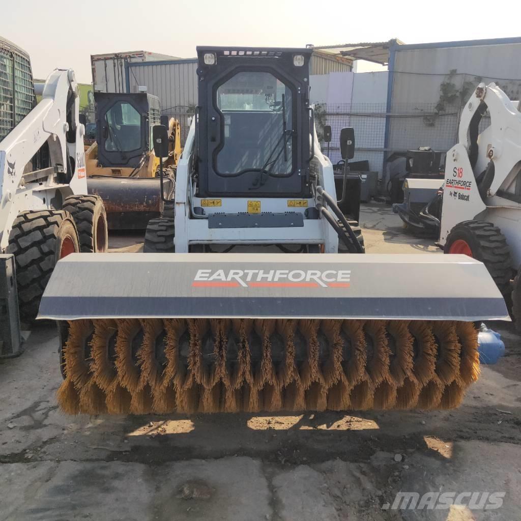 Bobcat S16 滑移装载机