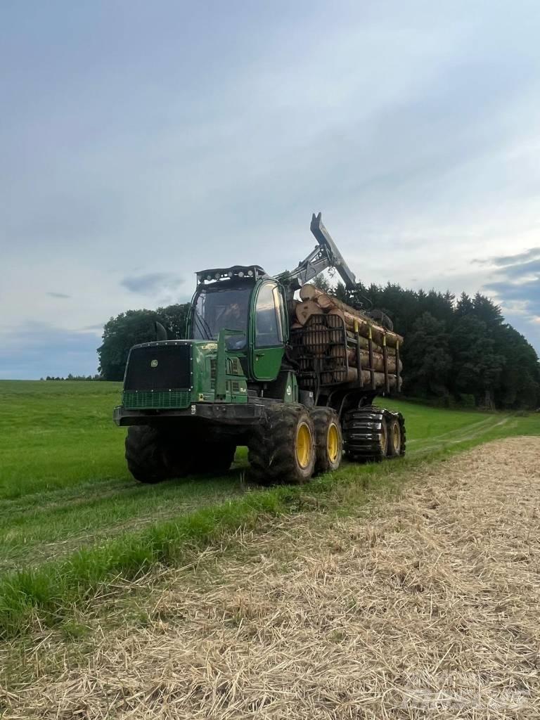 John Deere 1110E 集运机