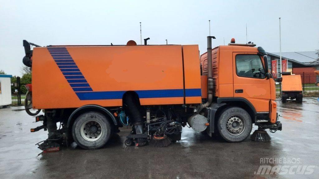 Volvo FM9 + Beam CX800 道路清扫车