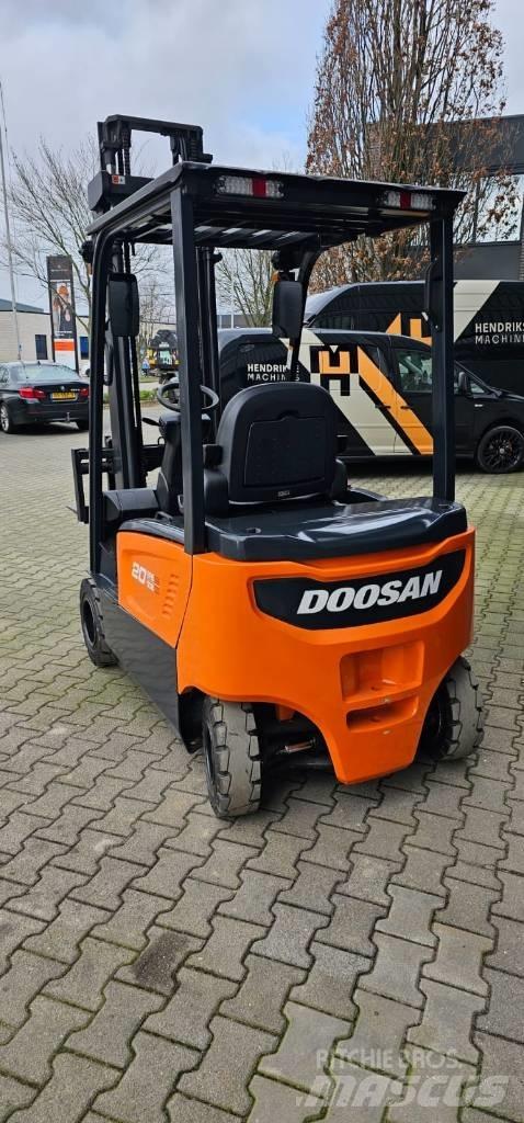 Doosan B20X-7 电动叉车