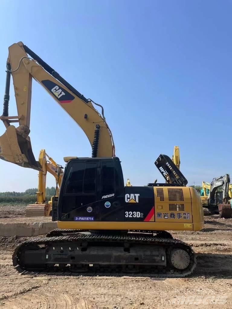 CAT 323 D 履带挖掘机