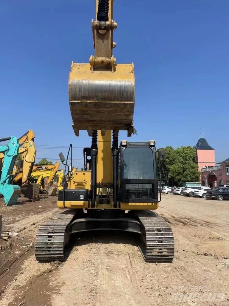 CAT 323 D 履带挖掘机