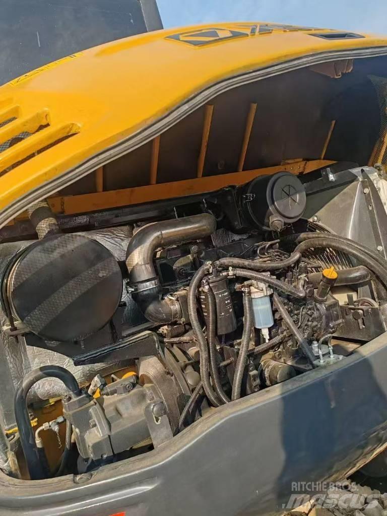 XCMG 60 履带挖掘机