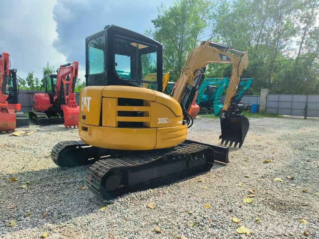 CAT 305 CR 小型挖掘机