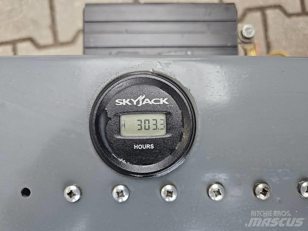 SkyJack SJ III4632 剪叉式升降机