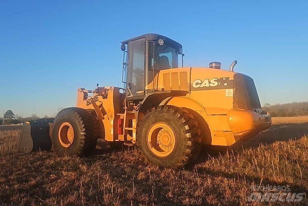 CASE 821 E 轮式装载机