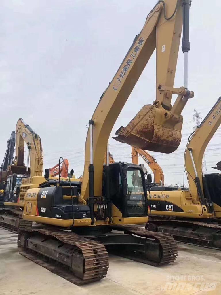 CAT 323 D 履带挖掘机