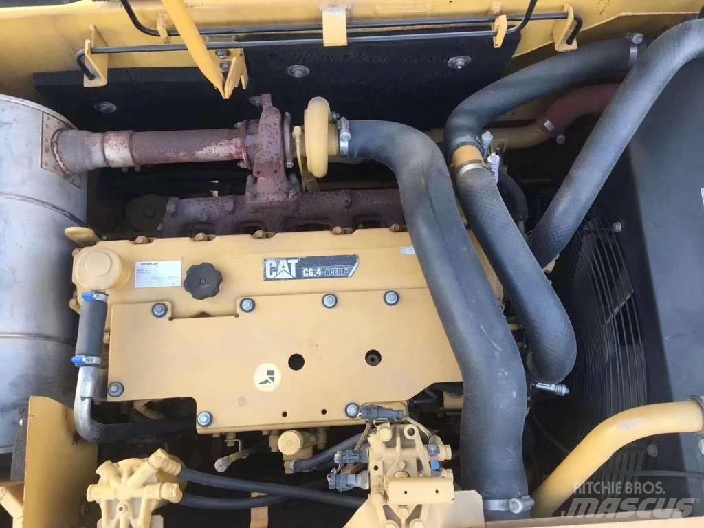 CAT 323 D 履带挖掘机
