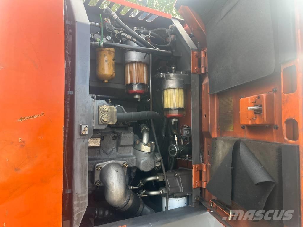 Hitachi ZX 145 W-3 轮式挖掘机