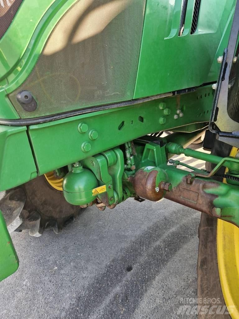 John Deere 6215 R 拖拉机/农用车