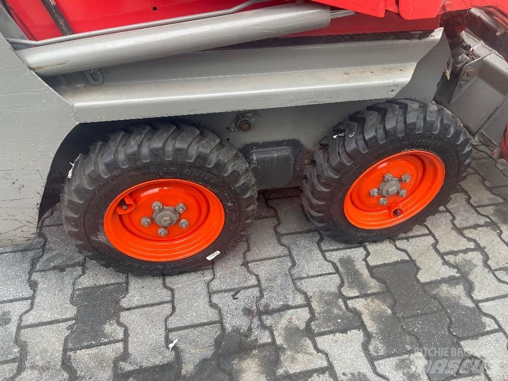 Bobcat S 70 滑移装载机